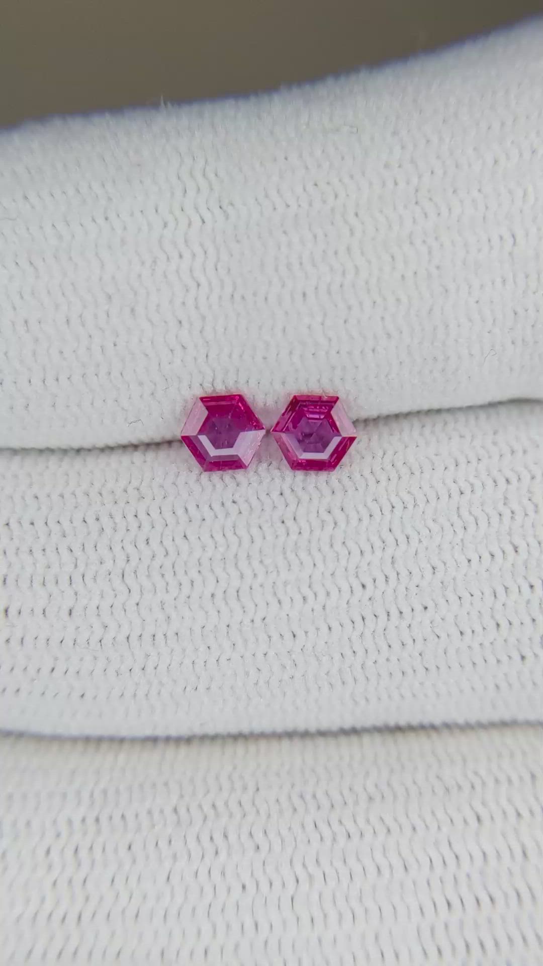 0.51&nbsp;Ct.Tw.Total Carat Weight Reddish Pink Sapphire Pair from Mozambique Size Video