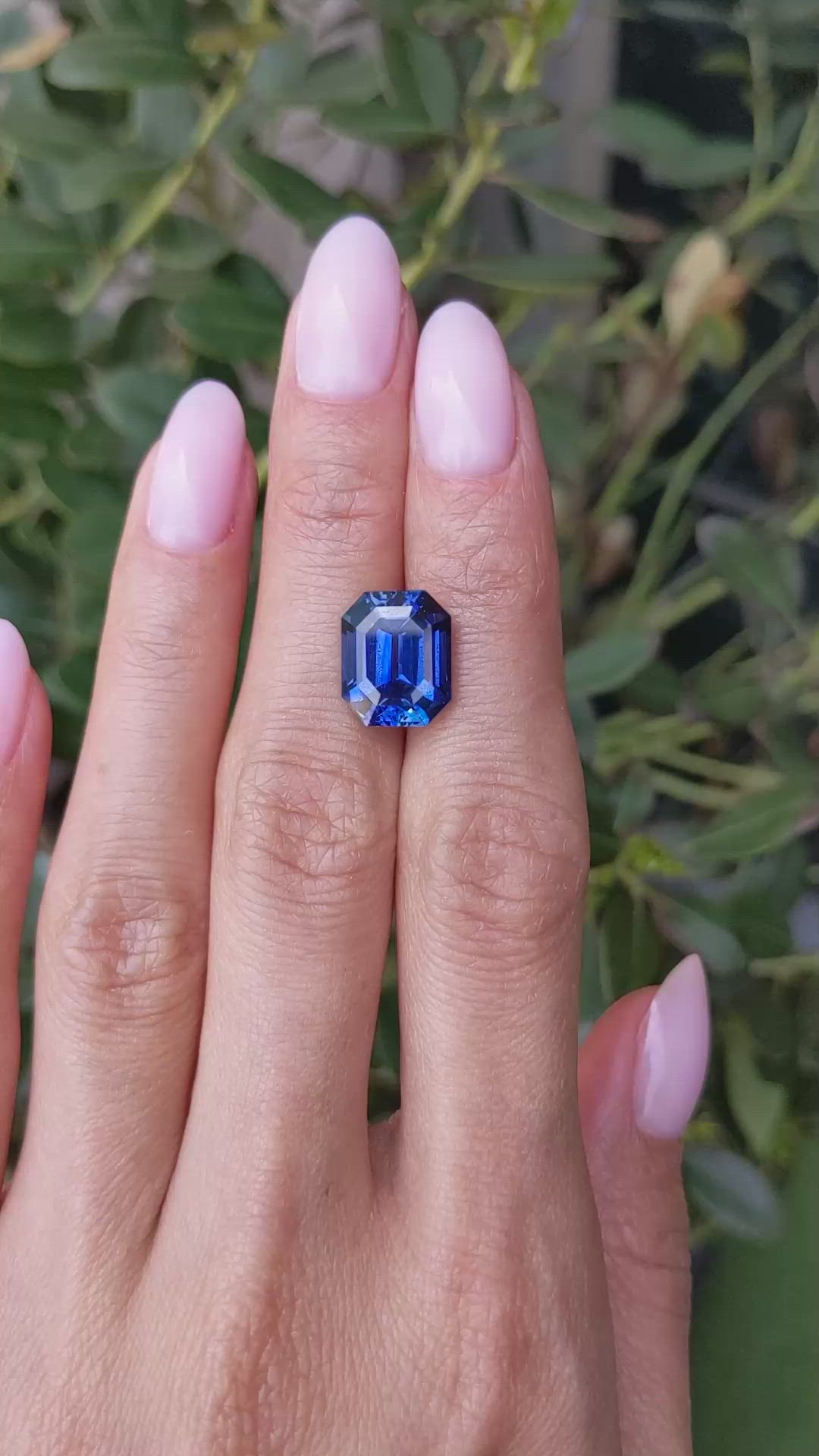 7.98 Ct. Blue Sapphire from Ceylon (Sri Lanka) Size Video