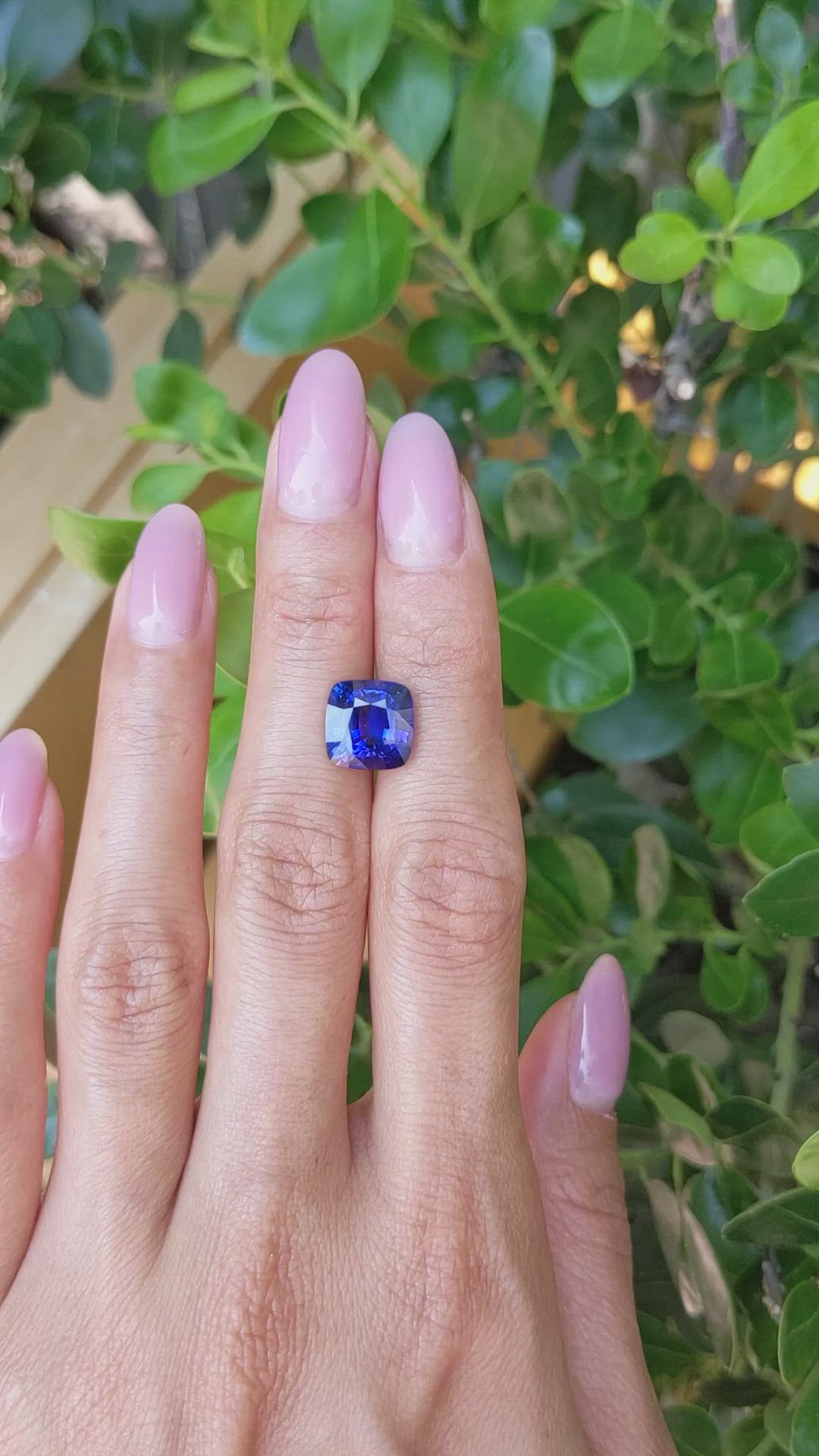 5.63 Ct. Blue Sapphire from Ceylon (Sri Lanka) Size Video