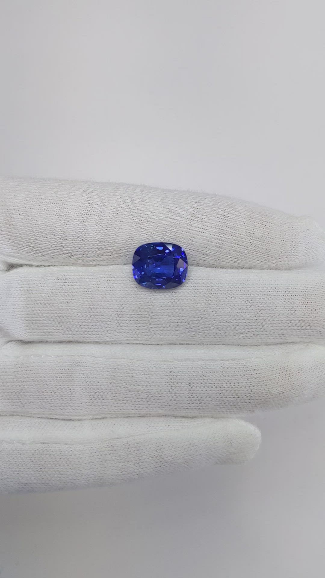 6.09 Ct. Blue Sapphire from Ceylon (Sri Lanka) Size Video