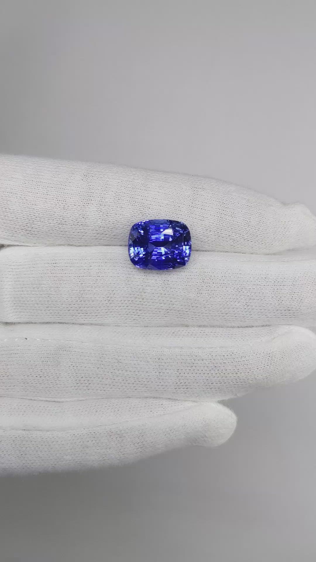10.05 Ct. Blue Sapphire from Ceylon (Sri Lanka) Size Video