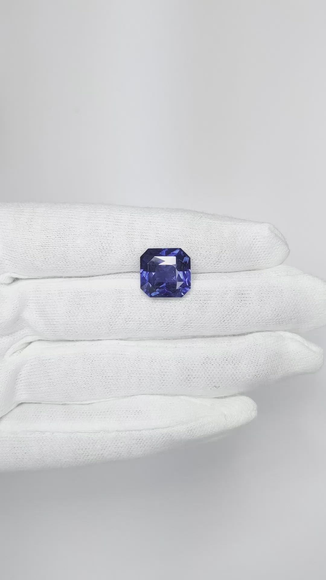 8.68 Ct. Blue Sapphire from Ceylon (Sri Lanka) Size Video