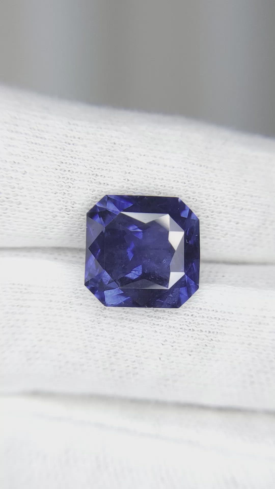 8.68 Ct. Blue Sapphire from Ceylon (Sri Lanka) Size Video