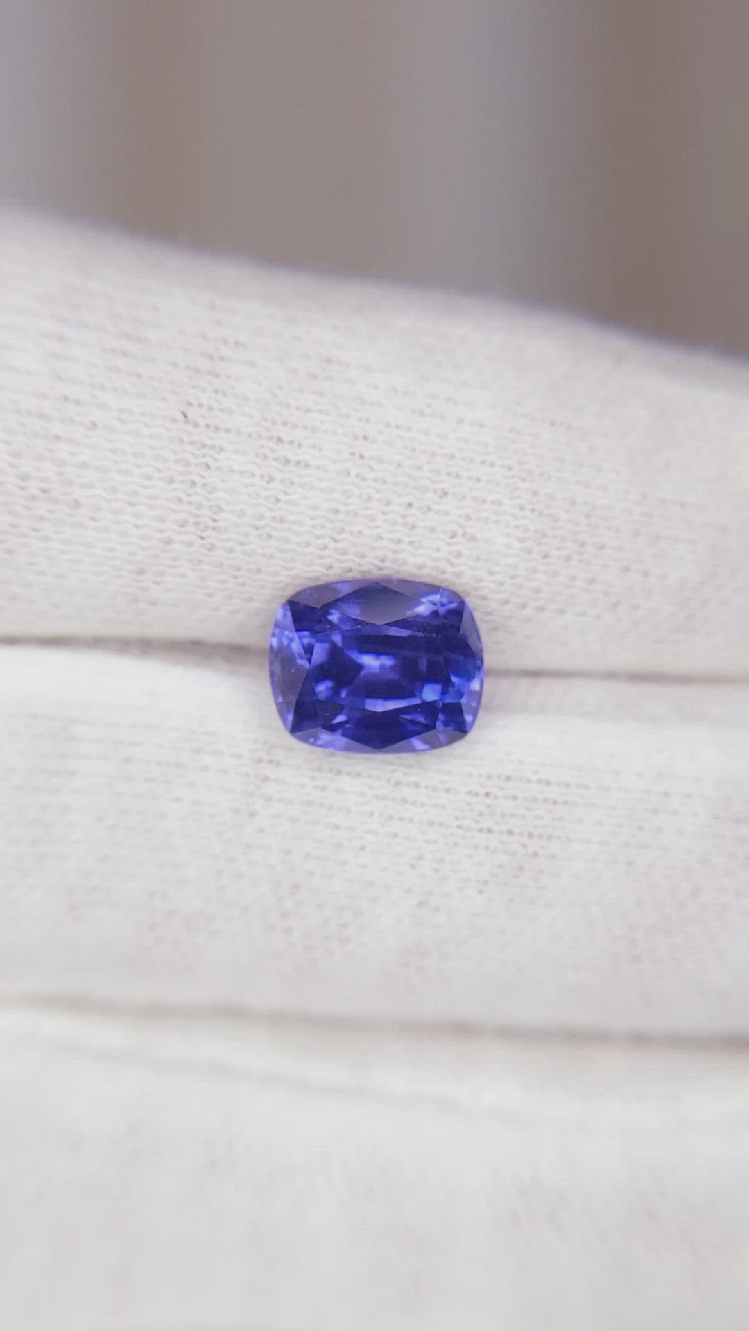 3.47 Ct. Blue Sapphire from Ceylon (Sri Lanka) Size Video
