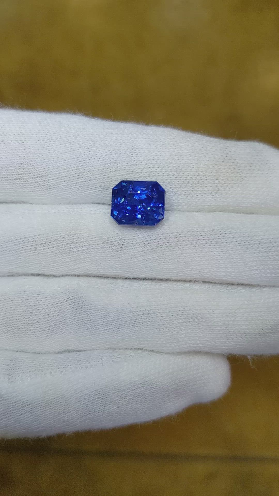 4.84 Ct. Blue Sapphire from Ceylon (Sri Lanka) Size Video