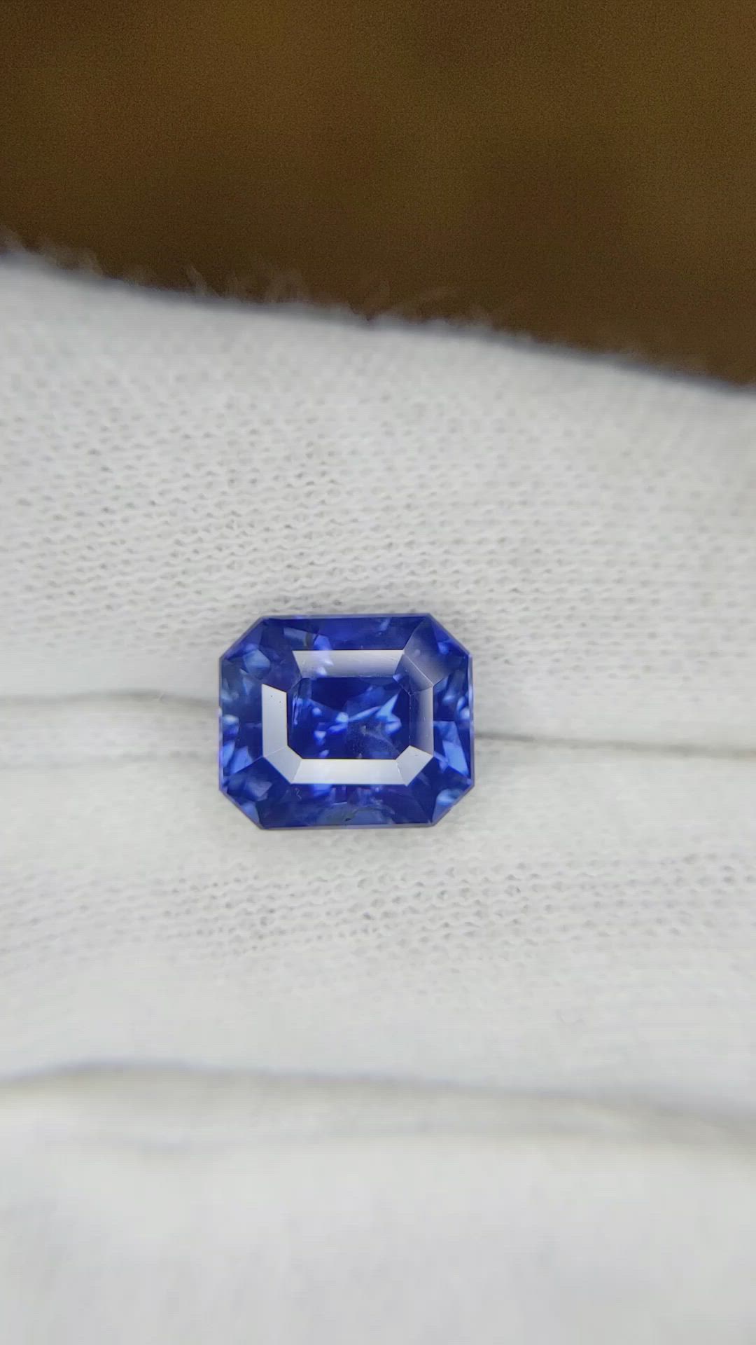 4.84 Ct. Blue Sapphire from Ceylon (Sri Lanka) Size Video