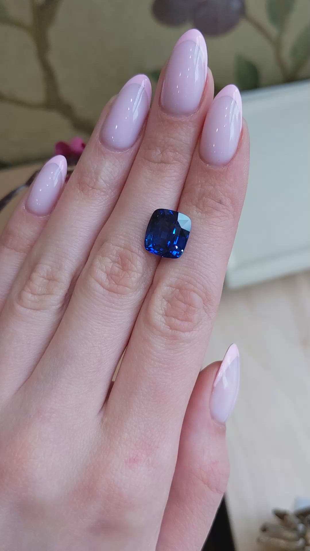 7.62 Ct. Blue Sapphire from Ceylon (Sri Lanka) Size Video