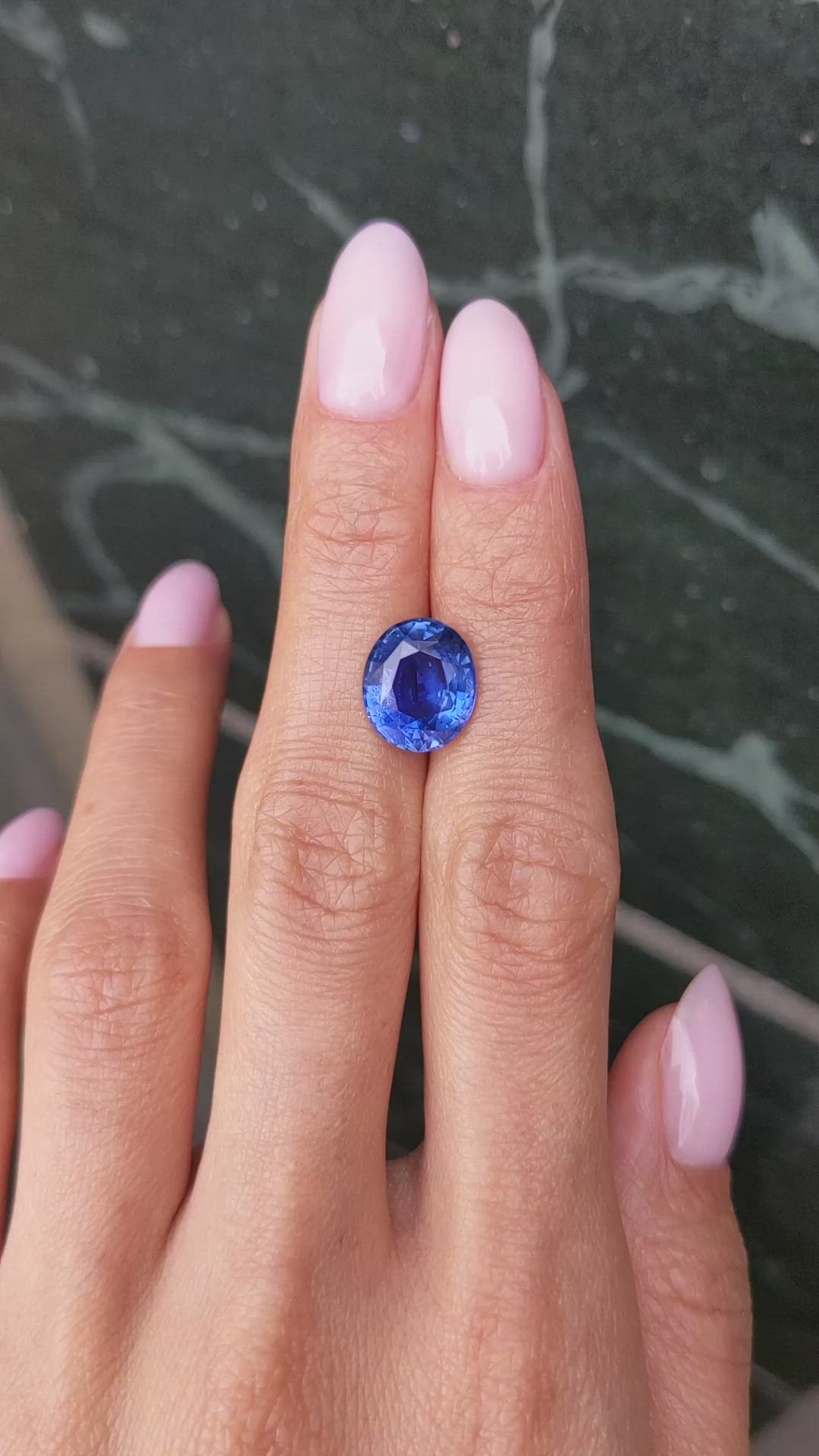 5.70 Ct. Blue Sapphire from Ceylon (Sri Lanka) Size Video