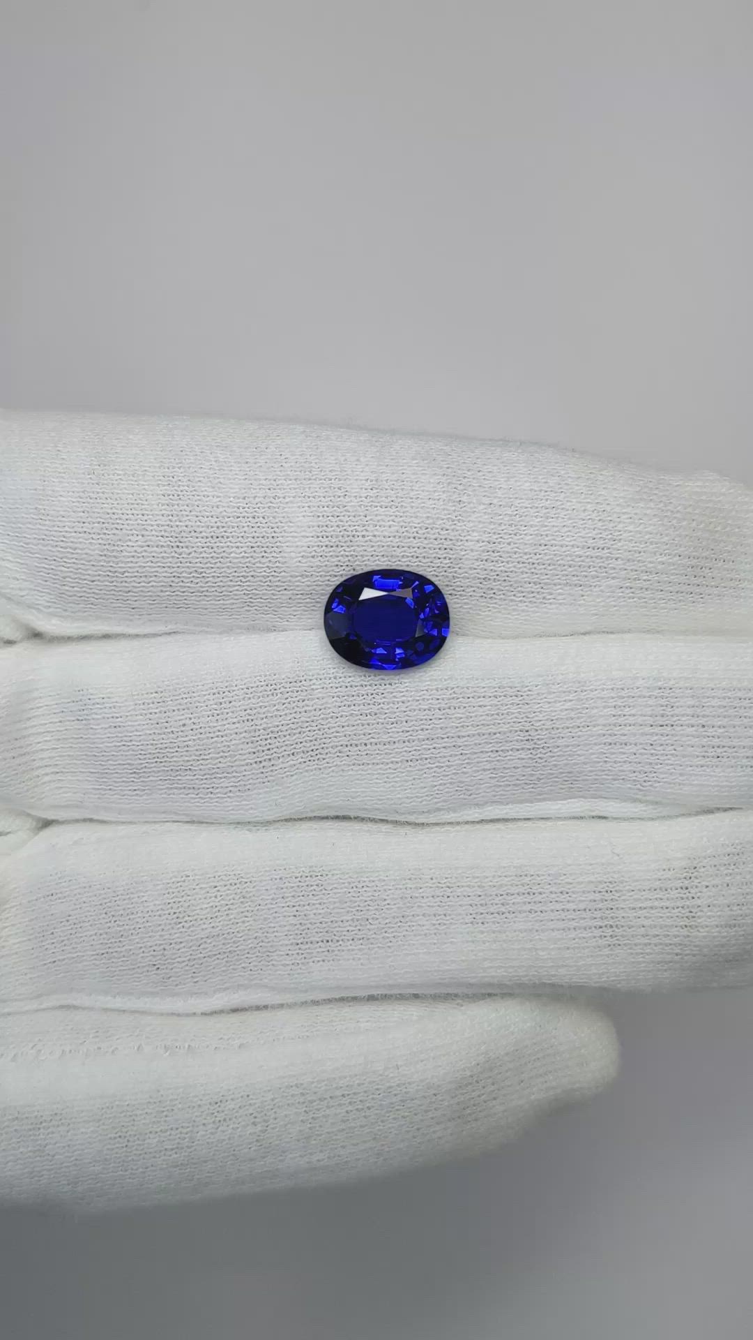 3.61 Ct. Blue Sapphire from Ceylon (Sri Lanka) Size Video