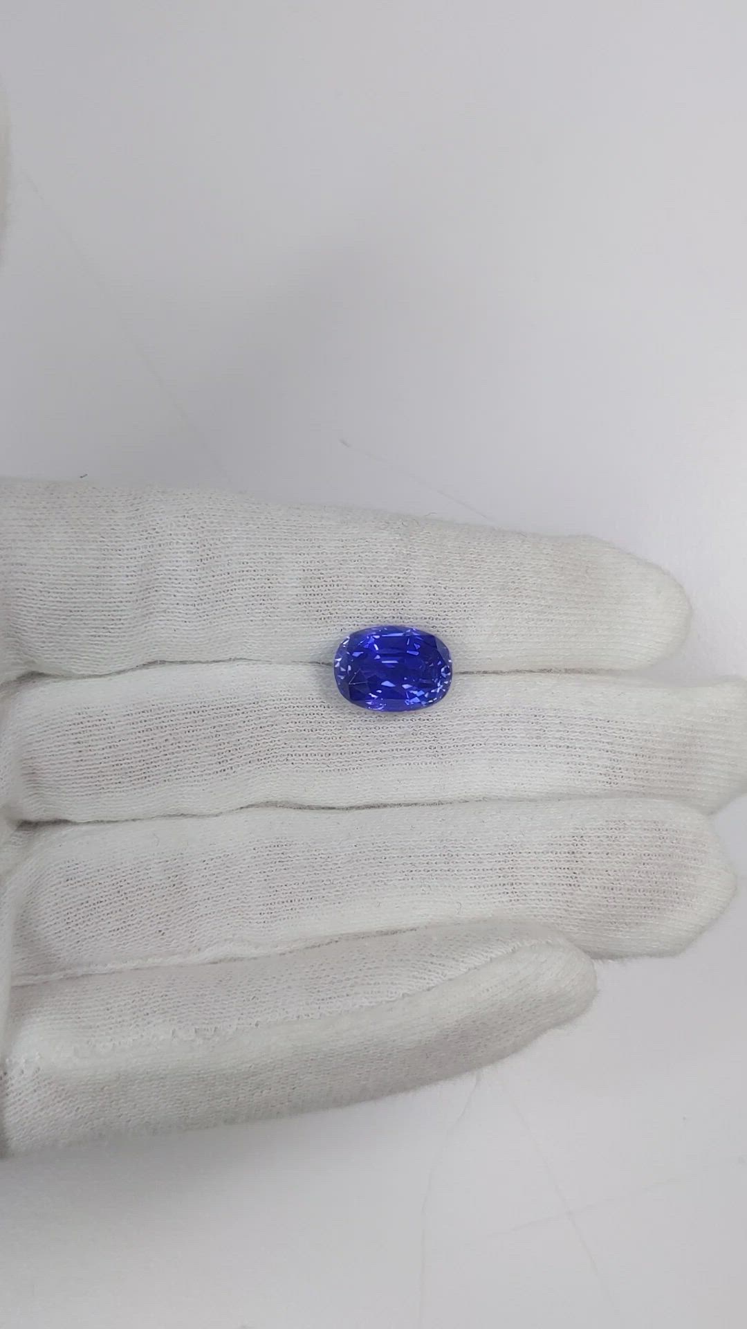 6.52 Ct. Blue Sapphire from Ceylon (Sri Lanka) Size Video