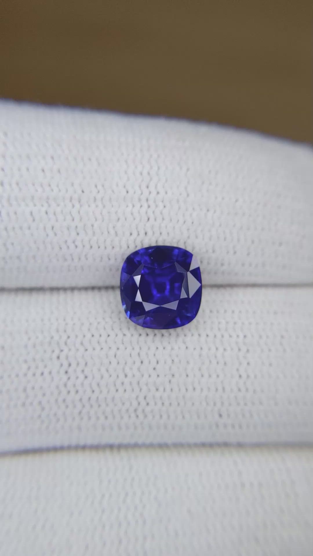 2.68 Ct. Blue Sapphire from Ceylon (Sri Lanka) Size Video