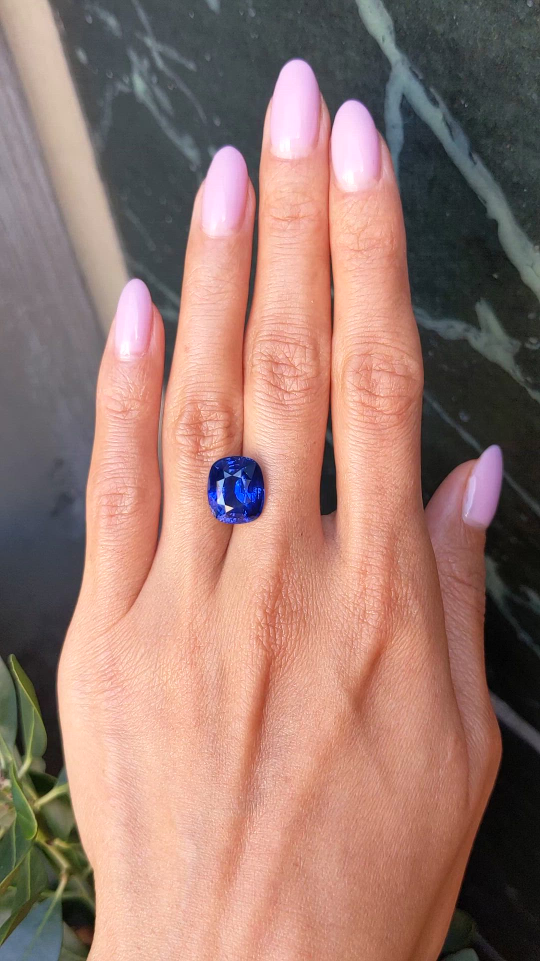 8.50 Ct. Blue Sapphire from Ceylon (Sri Lanka) Size Video