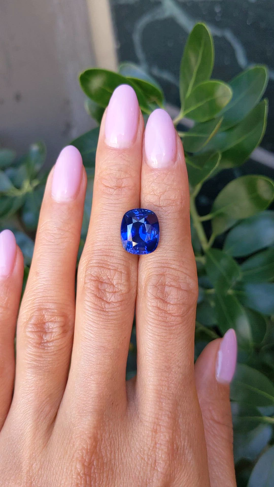 8.50 Ct. Blue Sapphire from Ceylon (Sri Lanka) Size Video