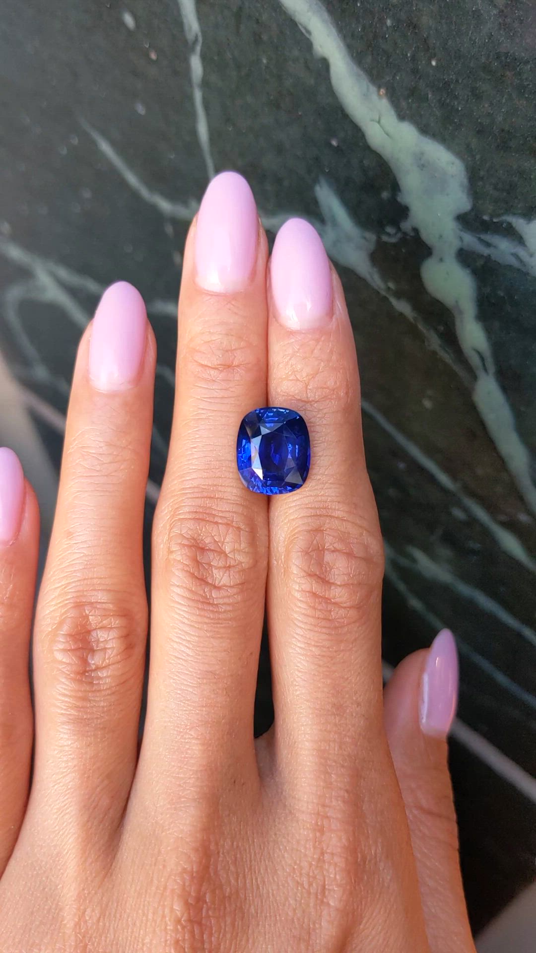 8.50 Ct. Blue Sapphire from Ceylon (Sri Lanka) Size Video