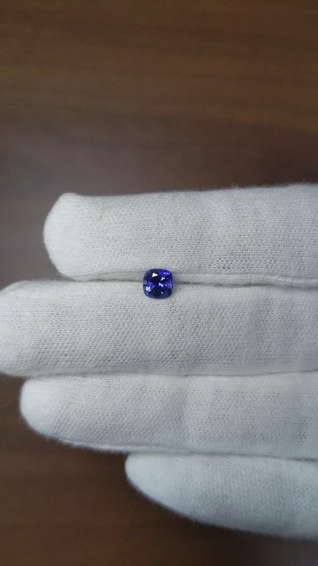 0.69 Ct. Sapphire from Ceylon (Sri Lanka) Size Video