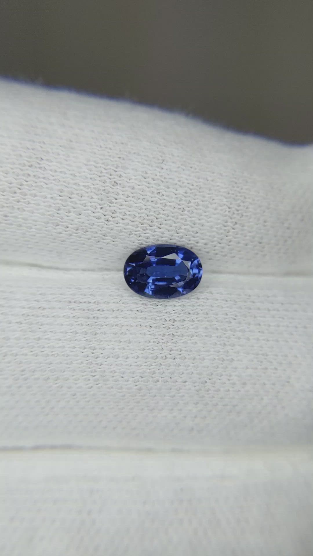 0.96 Ct. Blue Sapphire from Ceylon (Sri Lanka) Size Video