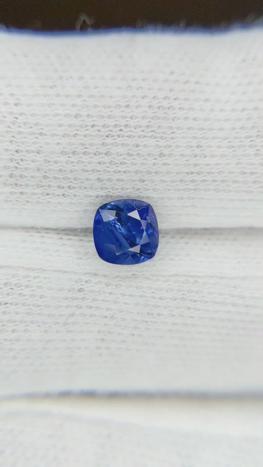 0.86 Ct. Blue Sapphire from Ceylon (Sri Lanka) Size Video