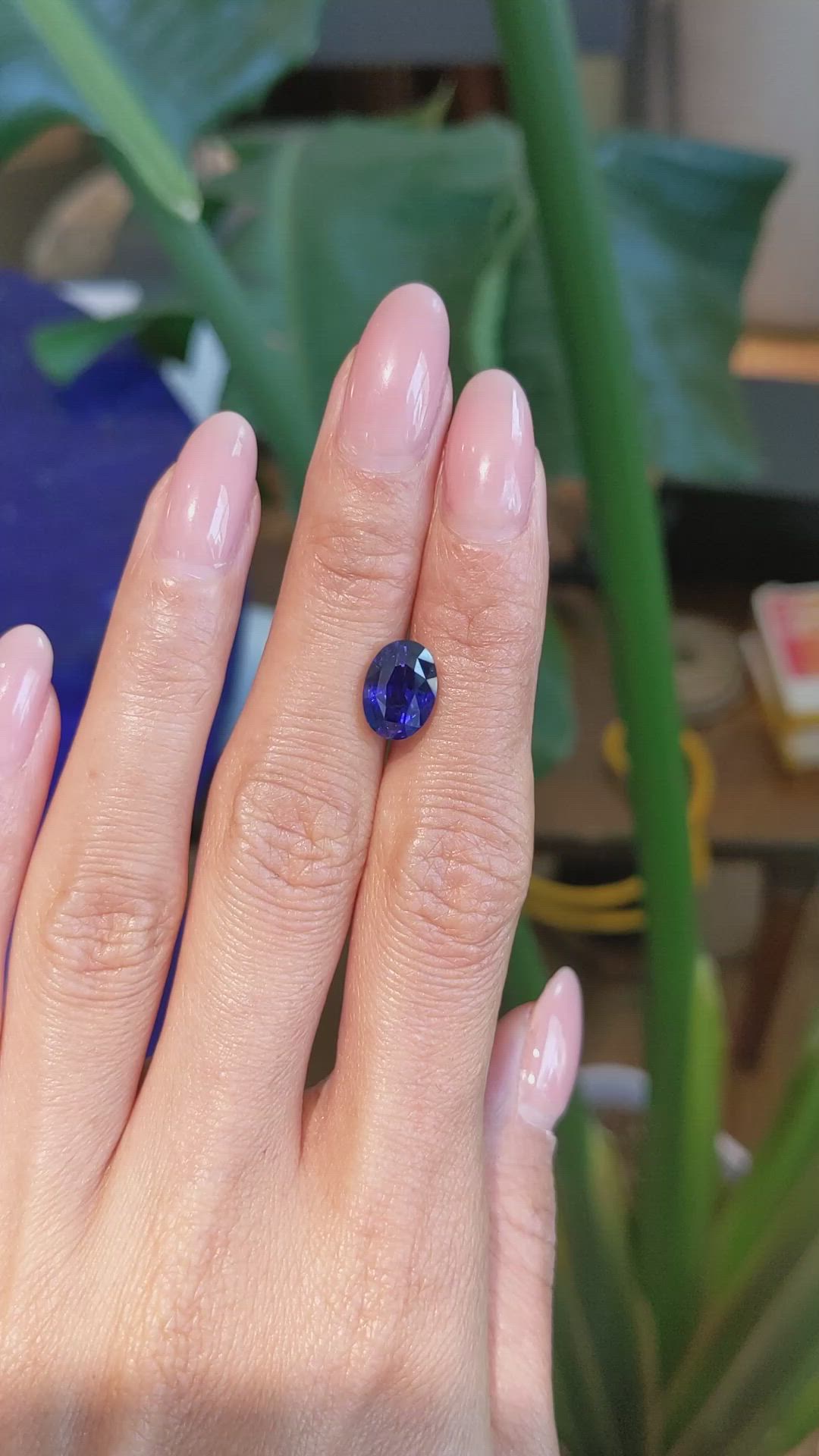 4.07 Ct. Blue Sapphire from Ceylon (Sri Lanka) Size Video