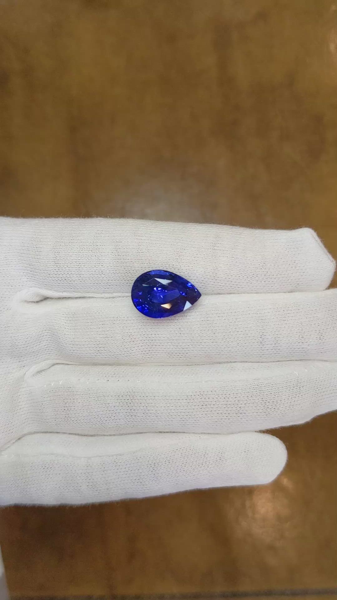 9.82 Ct. Blue Sapphire from Ceylon (Sri Lanka) Size Video