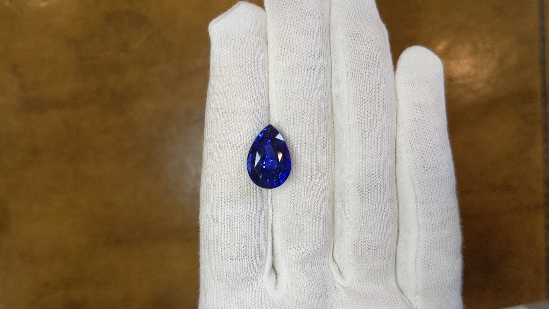 9.82 Ct. Blue Sapphire from Ceylon (Sri Lanka) Size Video