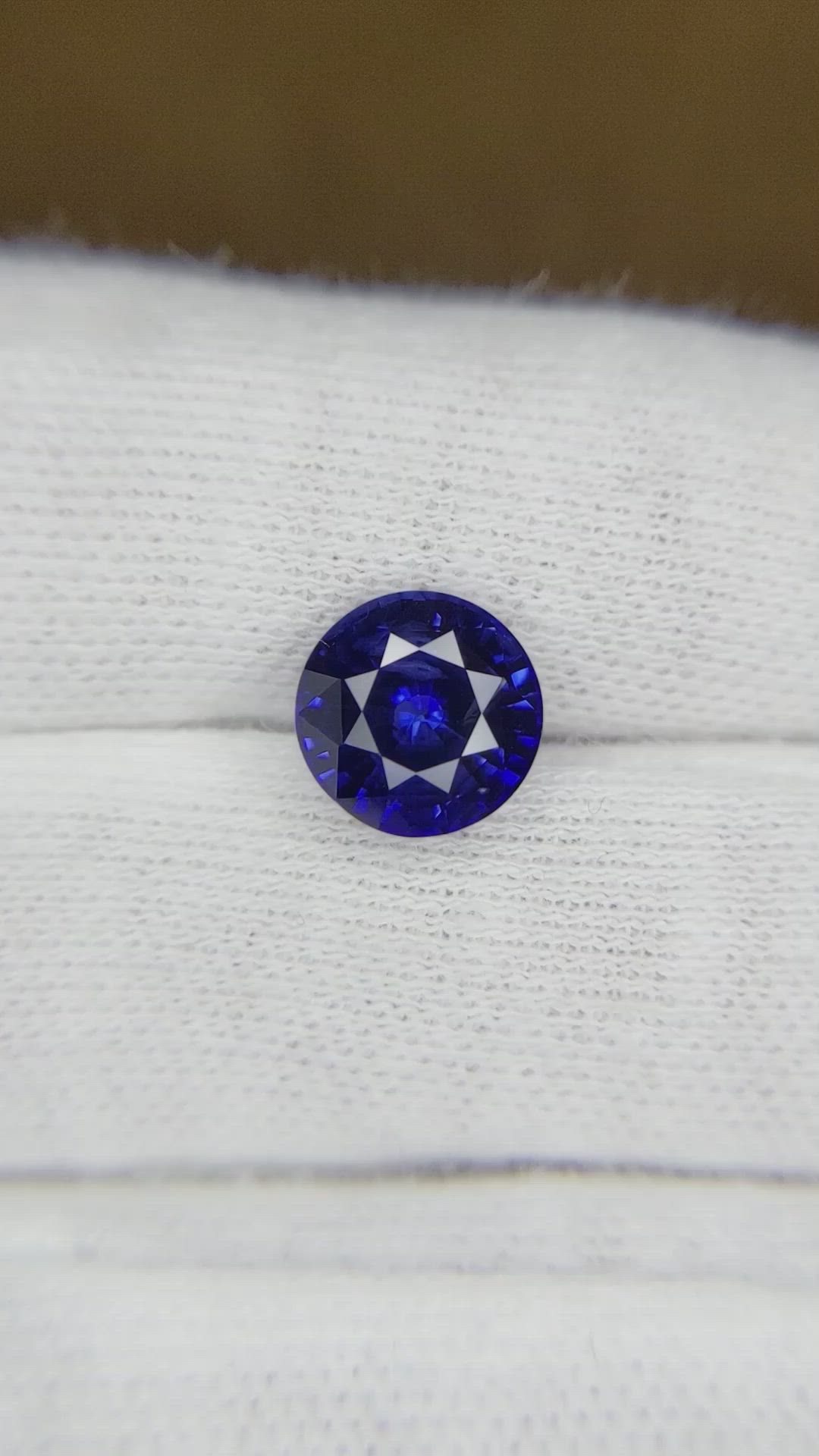 3.20 Ct. Blue Sapphire from Ceylon (Sri Lanka) Size Video
