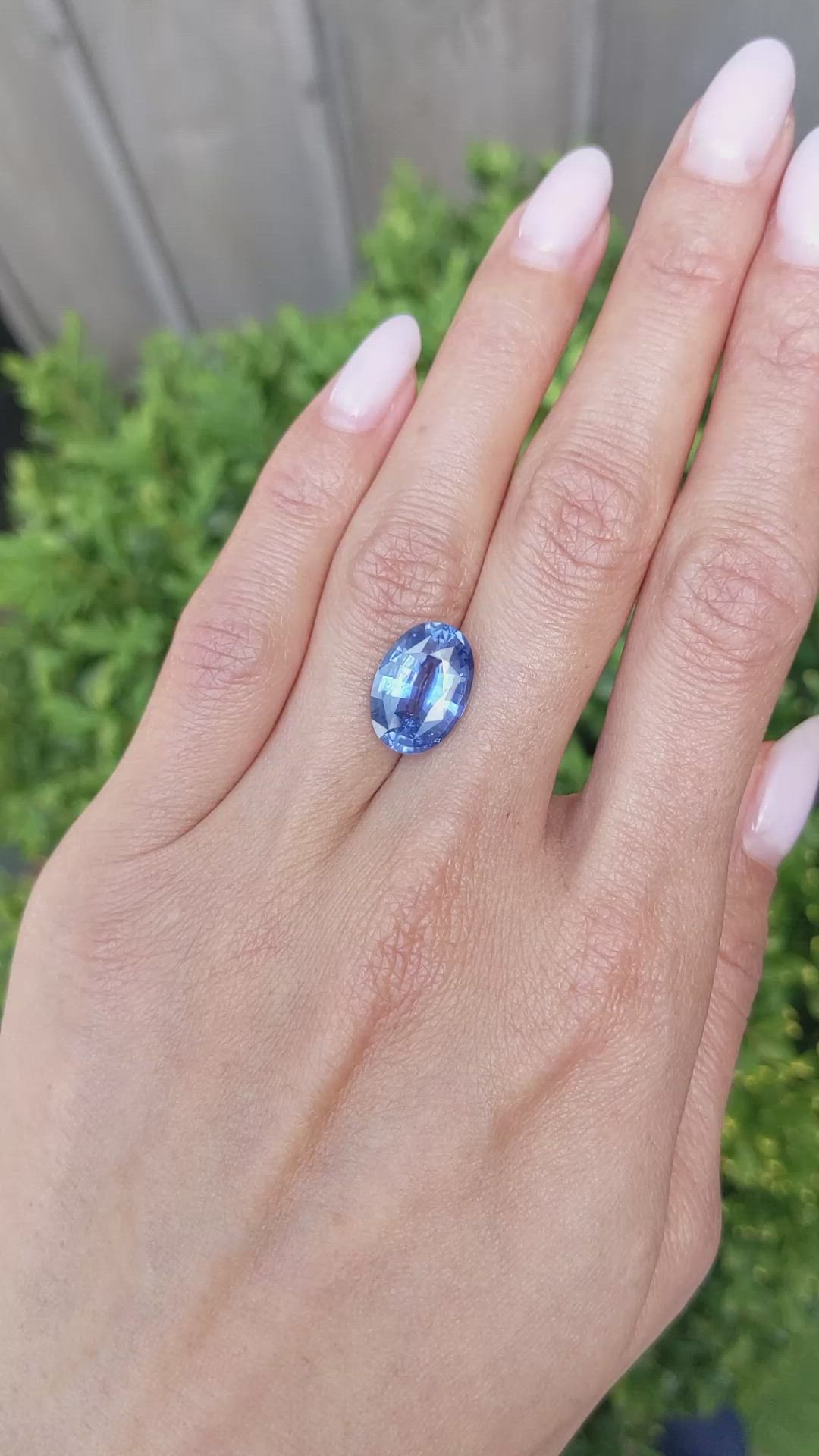 7.50 Ct. Blue Sapphire from Ceylon (Sri Lanka) Size Video