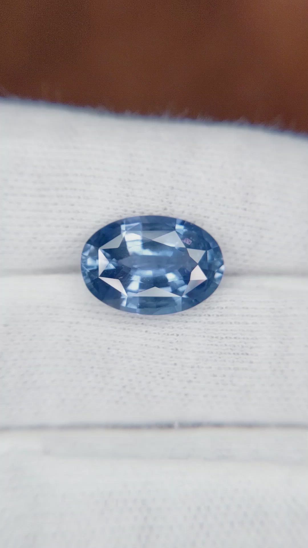 7.50 Ct. Blue Sapphire from Ceylon (Sri Lanka) Size Video