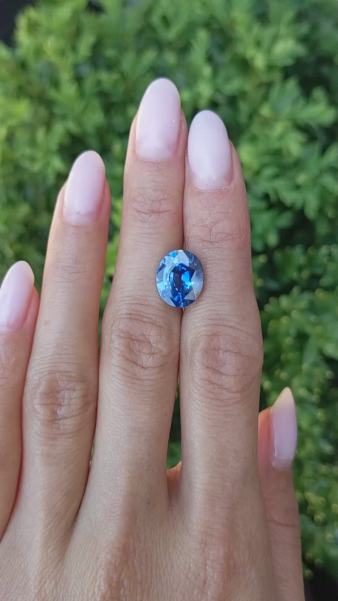 5.15 Ct. Blue Sapphire from Ceylon (Sri Lanka) Size Video