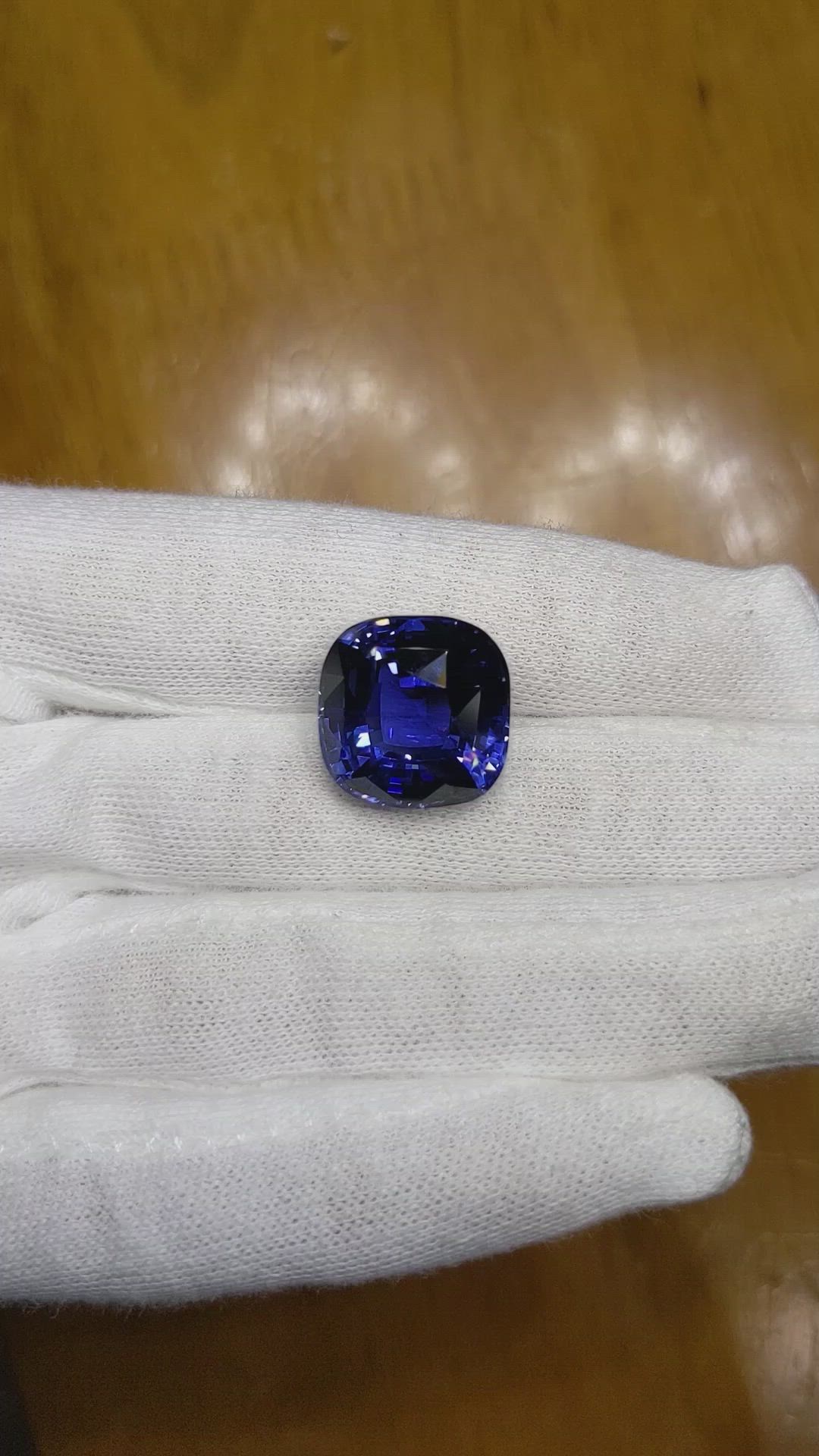 19.11 Ct. Blue Sapphire from Ceylon (Sri Lanka) Size Video