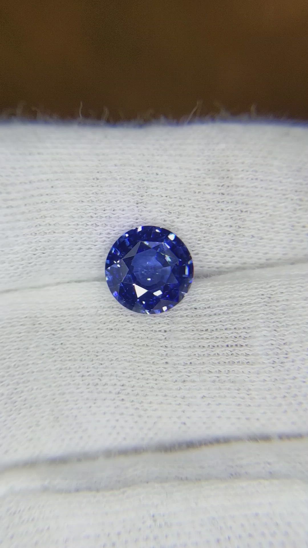 2.75 Ct. Blue Sapphire from Ceylon (Sri Lanka) Size Video