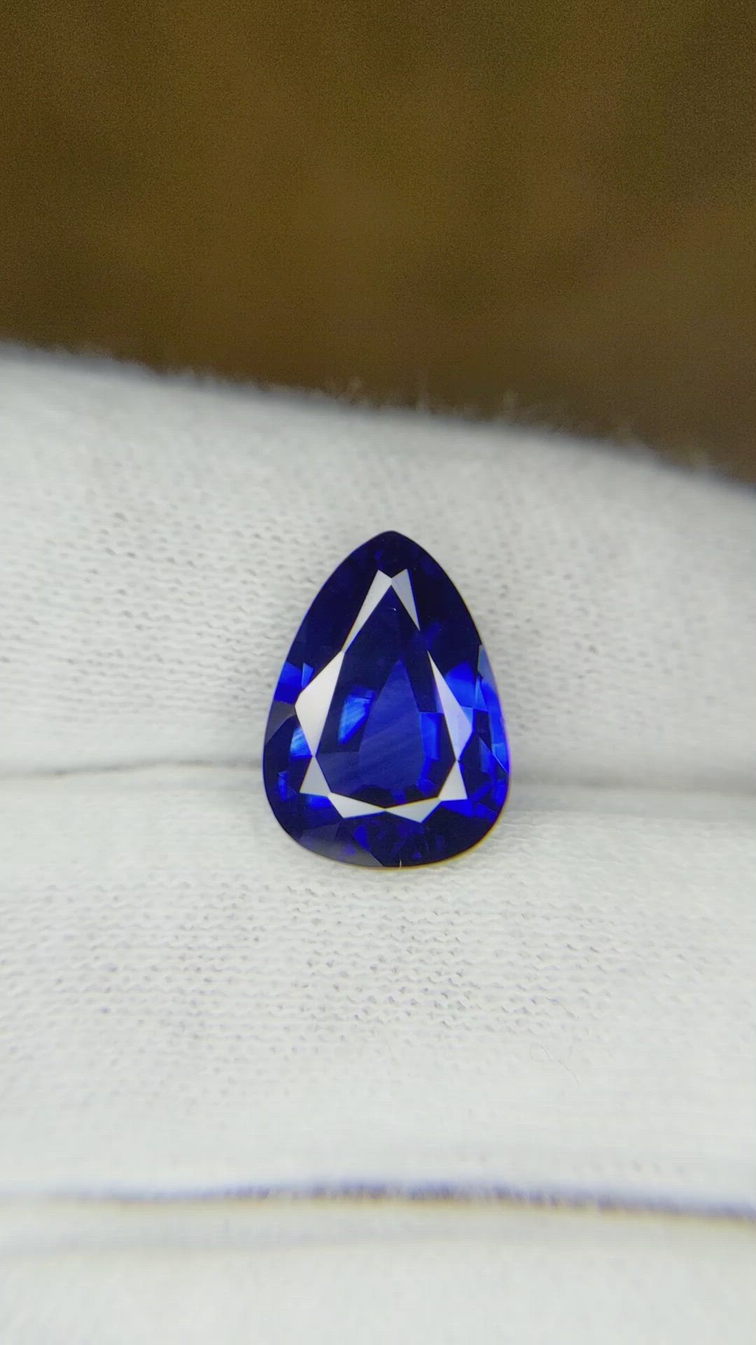 5.58 Ct. Blue Sapphire from Ceylon (Sri Lanka) Size Video
