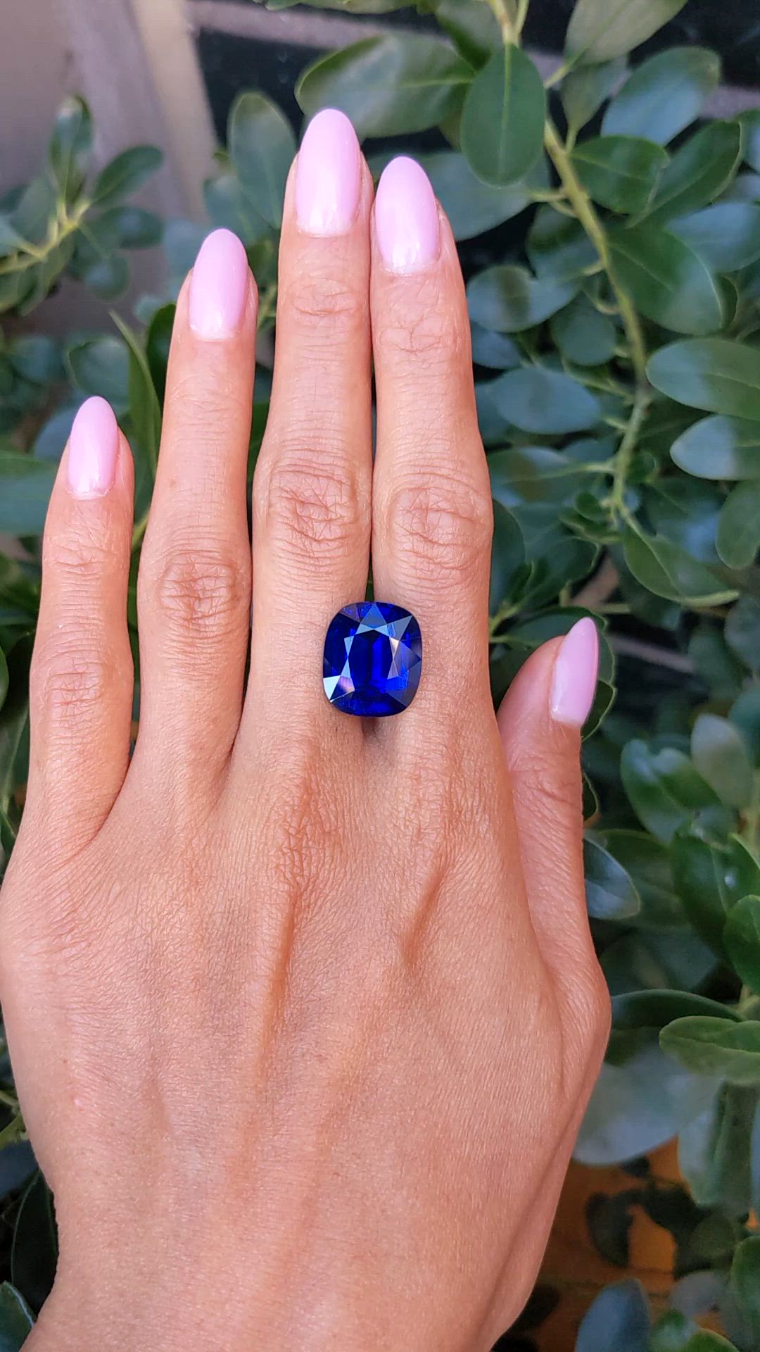 17.17 Ct. Blue Sapphire from Ceylon (Sri Lanka) Size Video