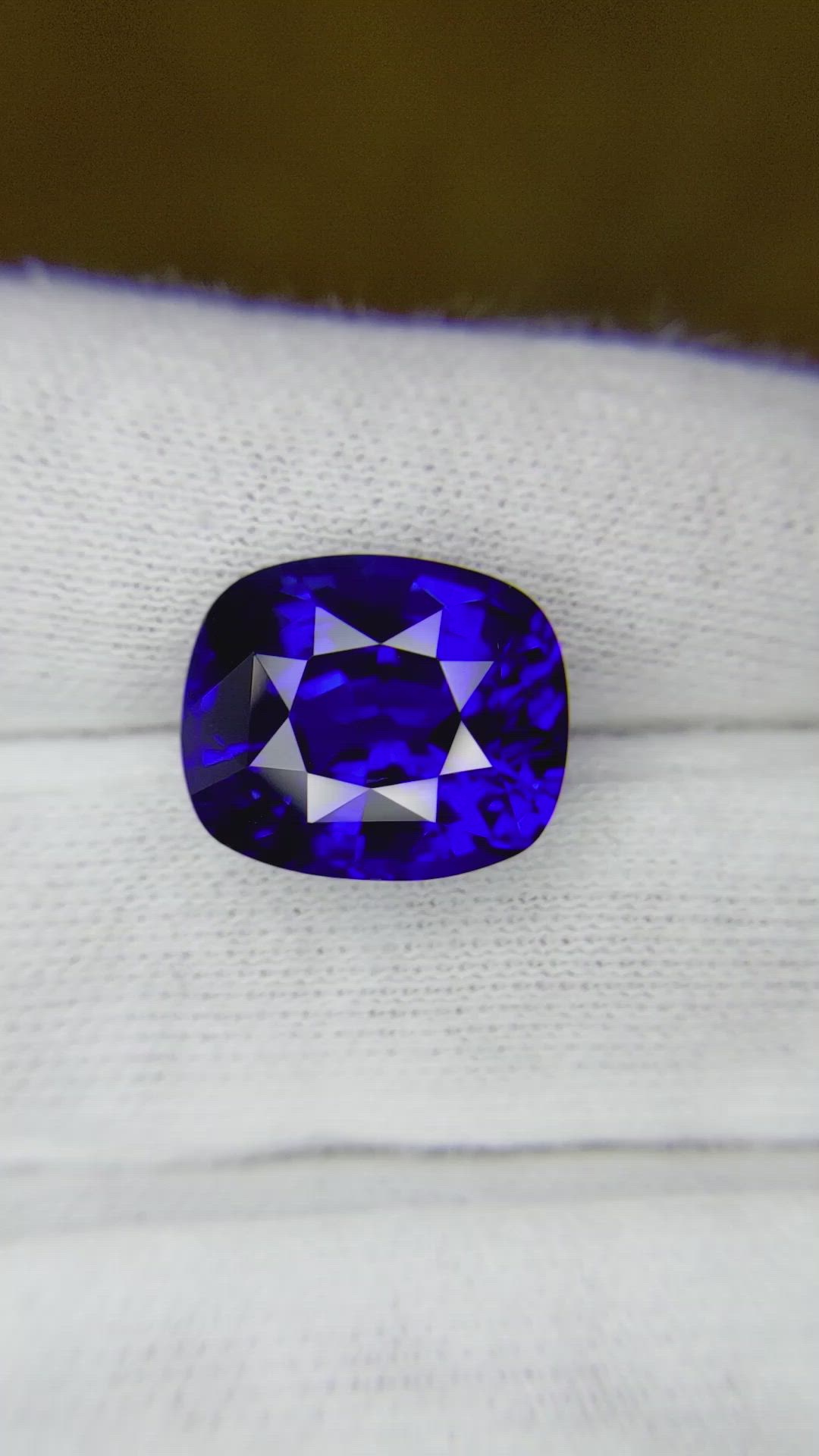 11.23 Ct. Blue Sapphire from Ceylon (Sri Lanka) Size Video