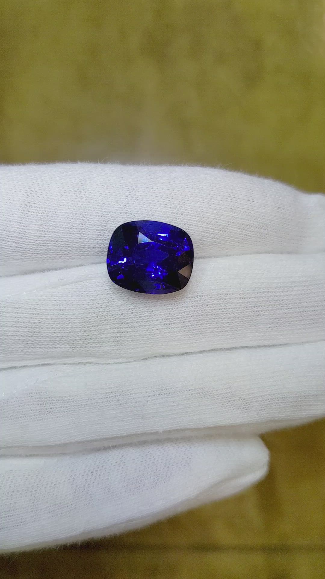 11.23 Ct. Blue Sapphire from Ceylon (Sri Lanka) Size Video