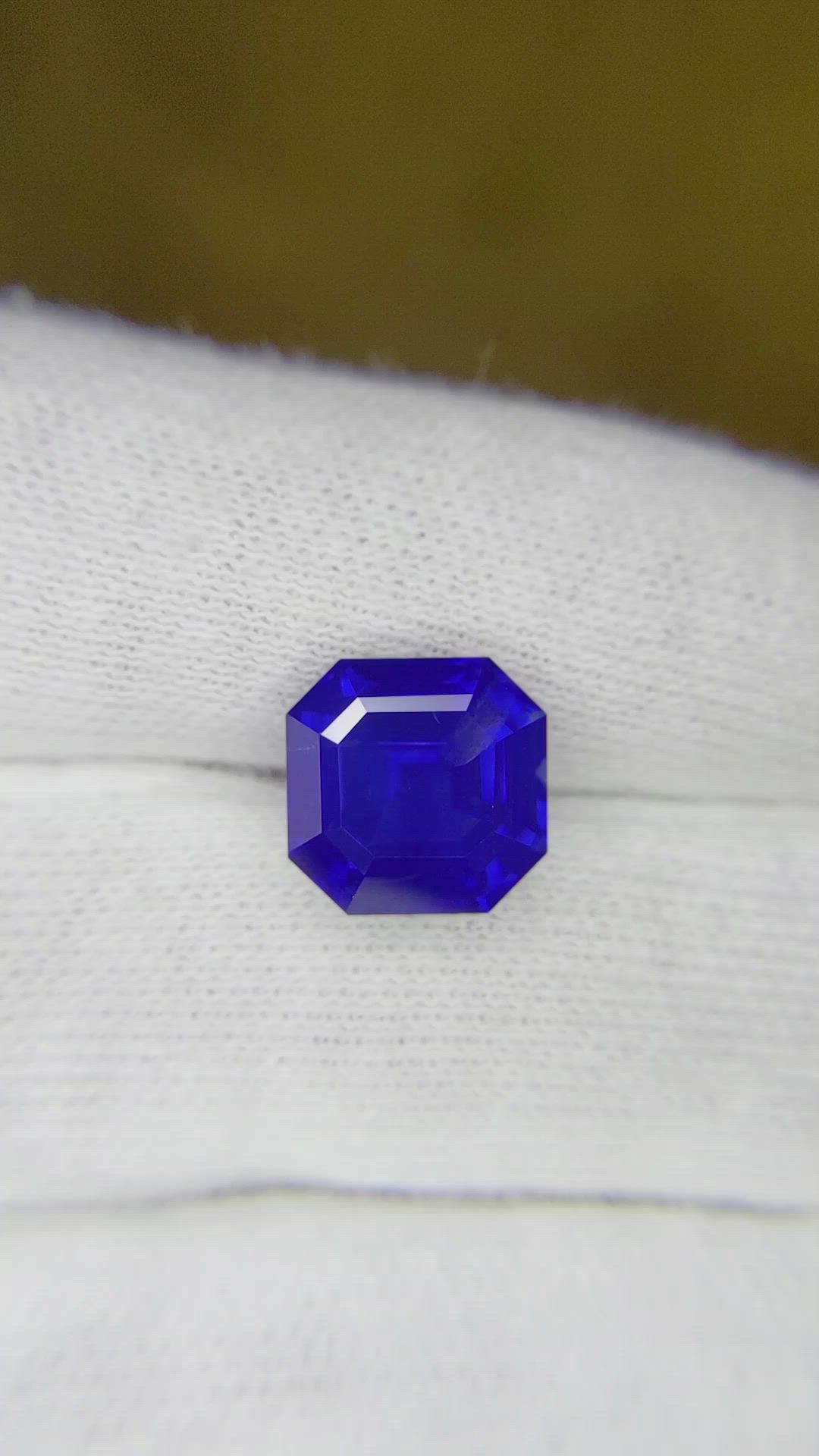 5.17 Ct. Blue Sapphire from Ceylon (Sri Lanka) Size Video