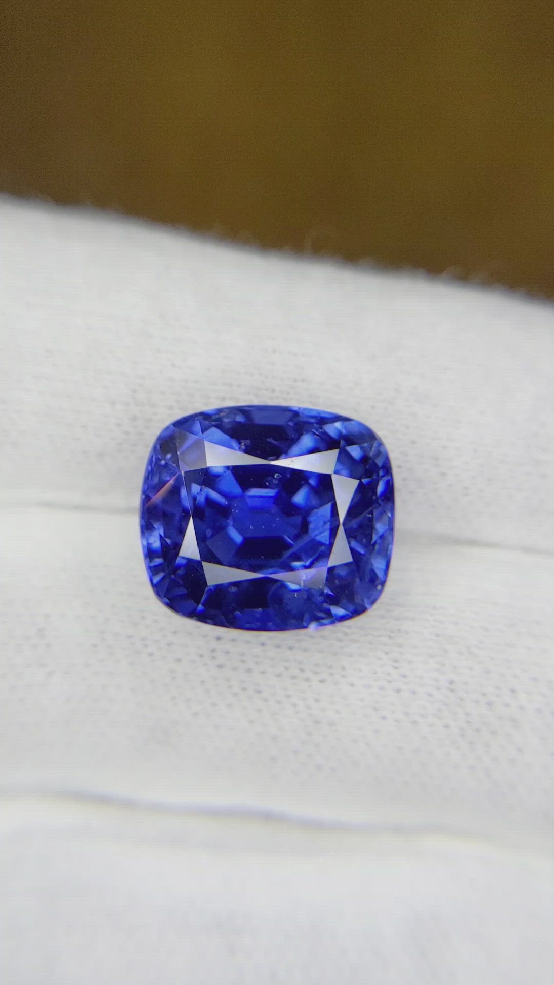 13.01 Ct. Blue Sapphire from Ceylon (Sri Lanka) Size Video