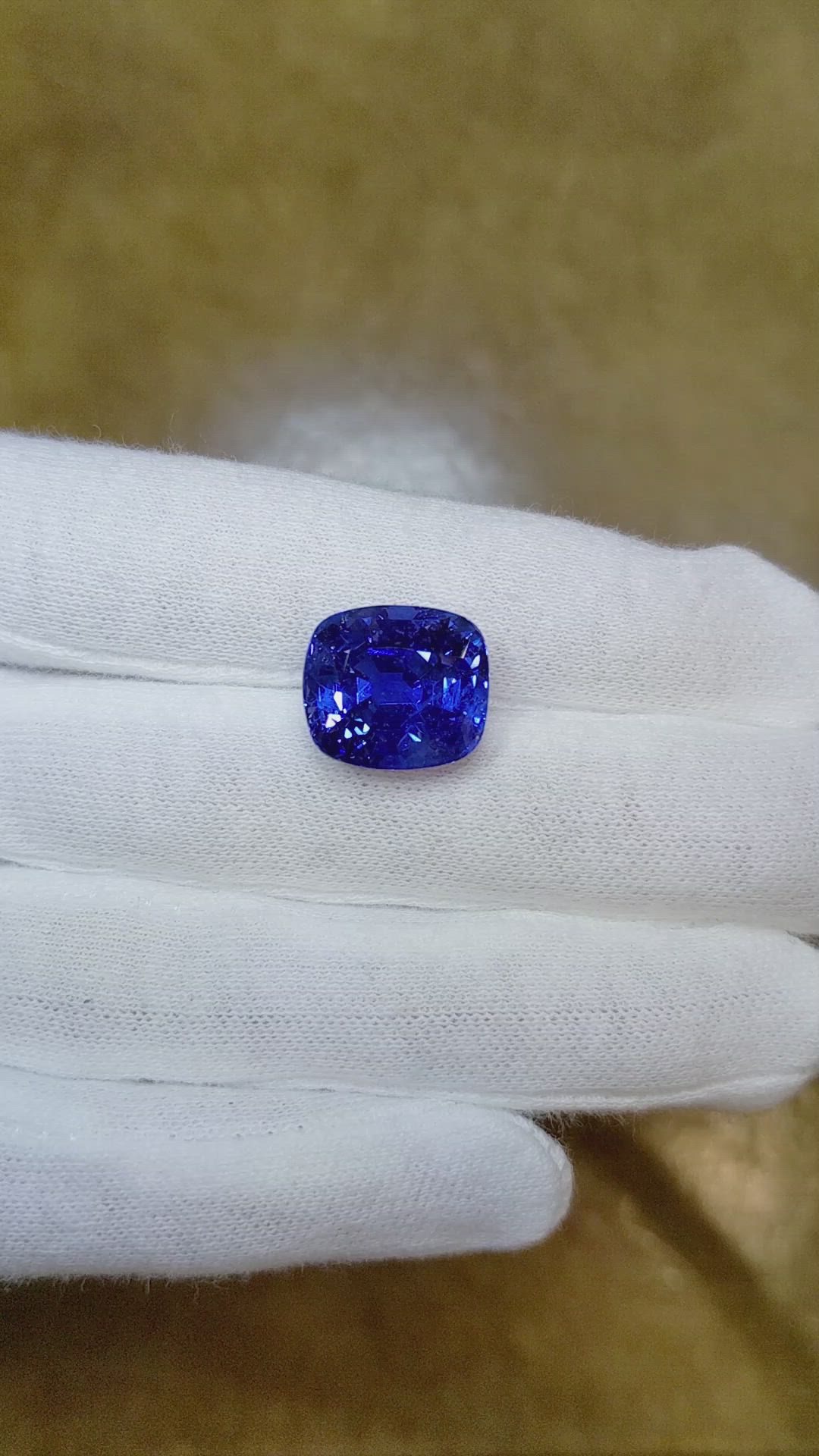 13.01 Ct. Blue Sapphire from Ceylon (Sri Lanka) Size Video