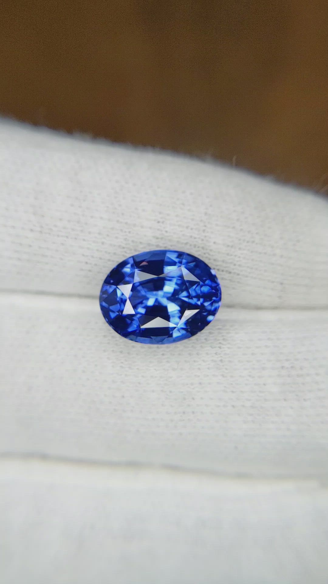 5.32 Ct. Blue Sapphire from Ceylon (Sri Lanka) Size Video