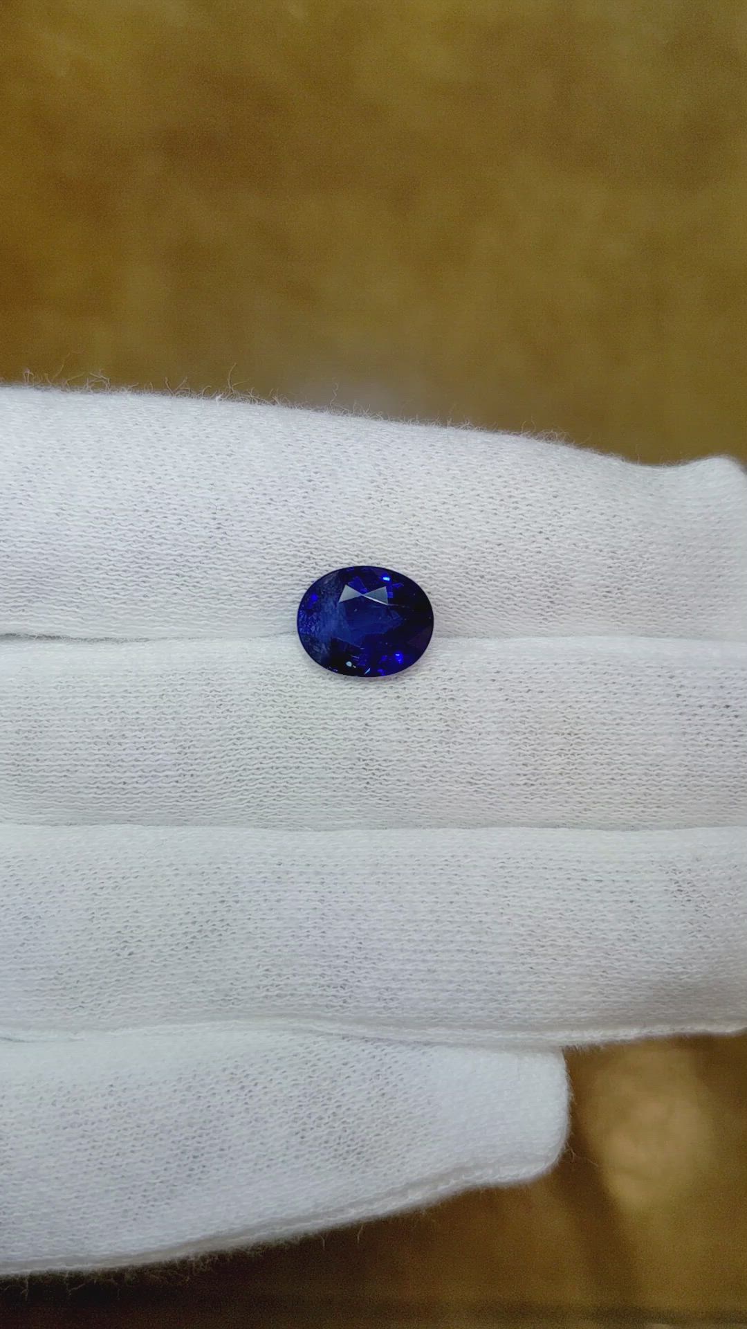 3.32 Ct. Blue Sapphire from Ceylon (Sri Lanka) Size Video