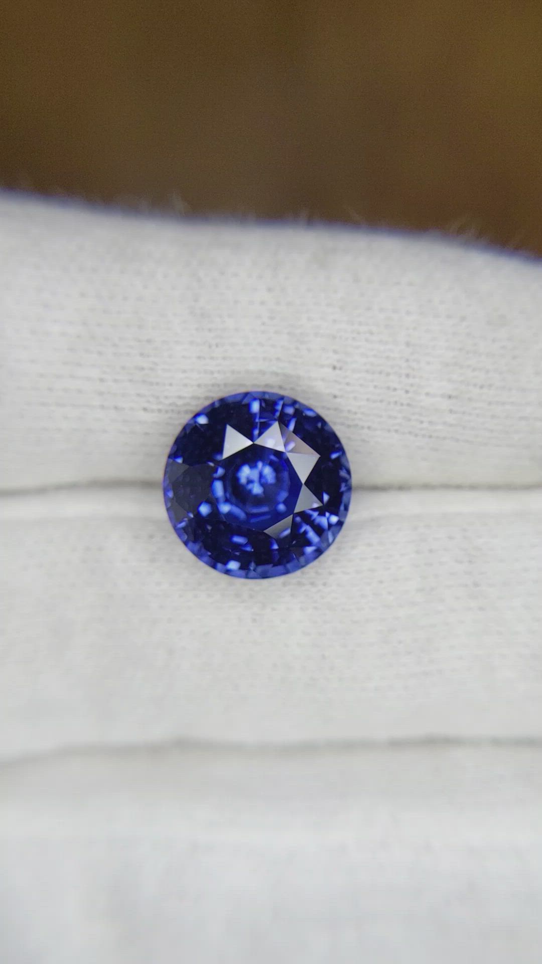 7.59 Ct. Blue Sapphire from Ceylon (Sri Lanka) Size Video