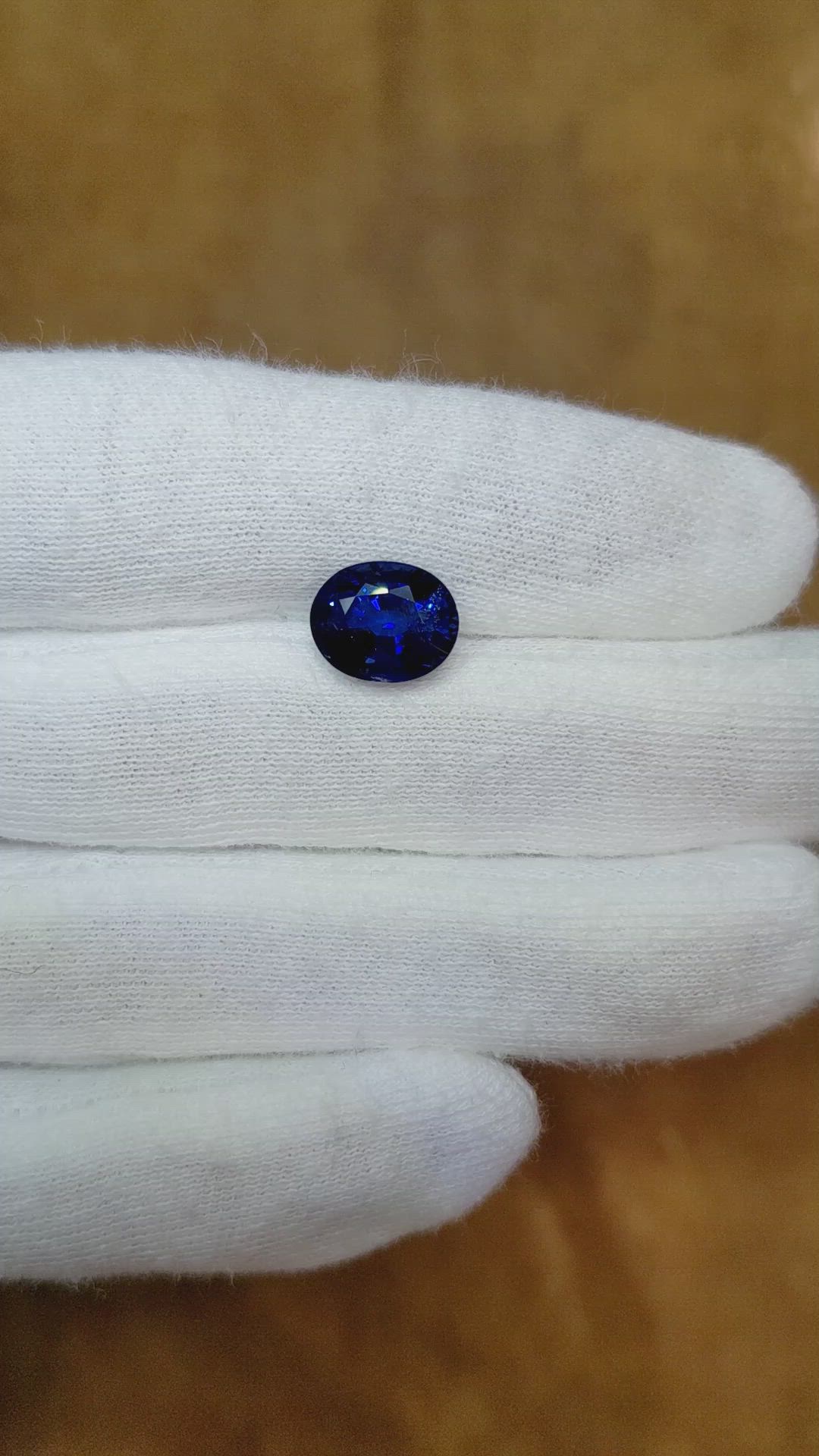 3.62 Ct. Blue Sapphire from Ceylon (Sri Lanka) Size Video