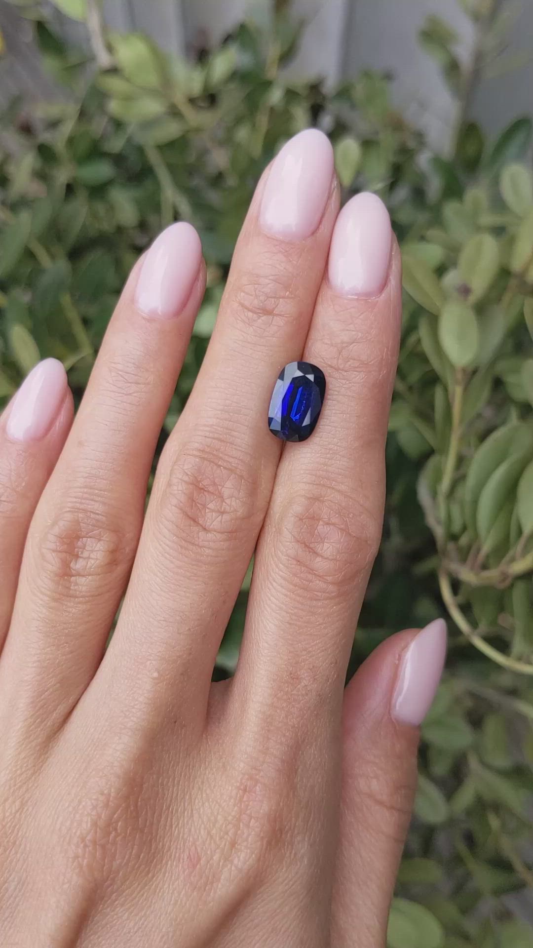 3.99 Ct. Blue Sapphire from Ceylon (Sri Lanka) Size Video