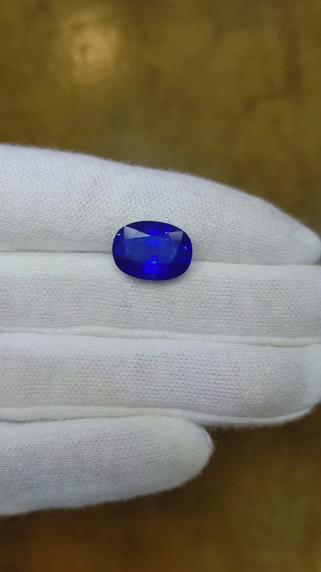 7.68 Ct. Blue Sapphire from Ceylon (Sri Lanka) Size Video