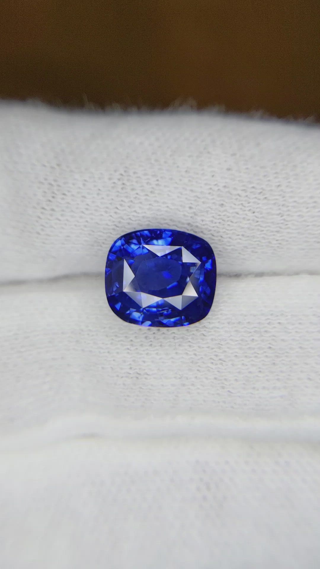 6.03 Ct. Blue Sapphire from Ceylon (Sri Lanka) Size Video