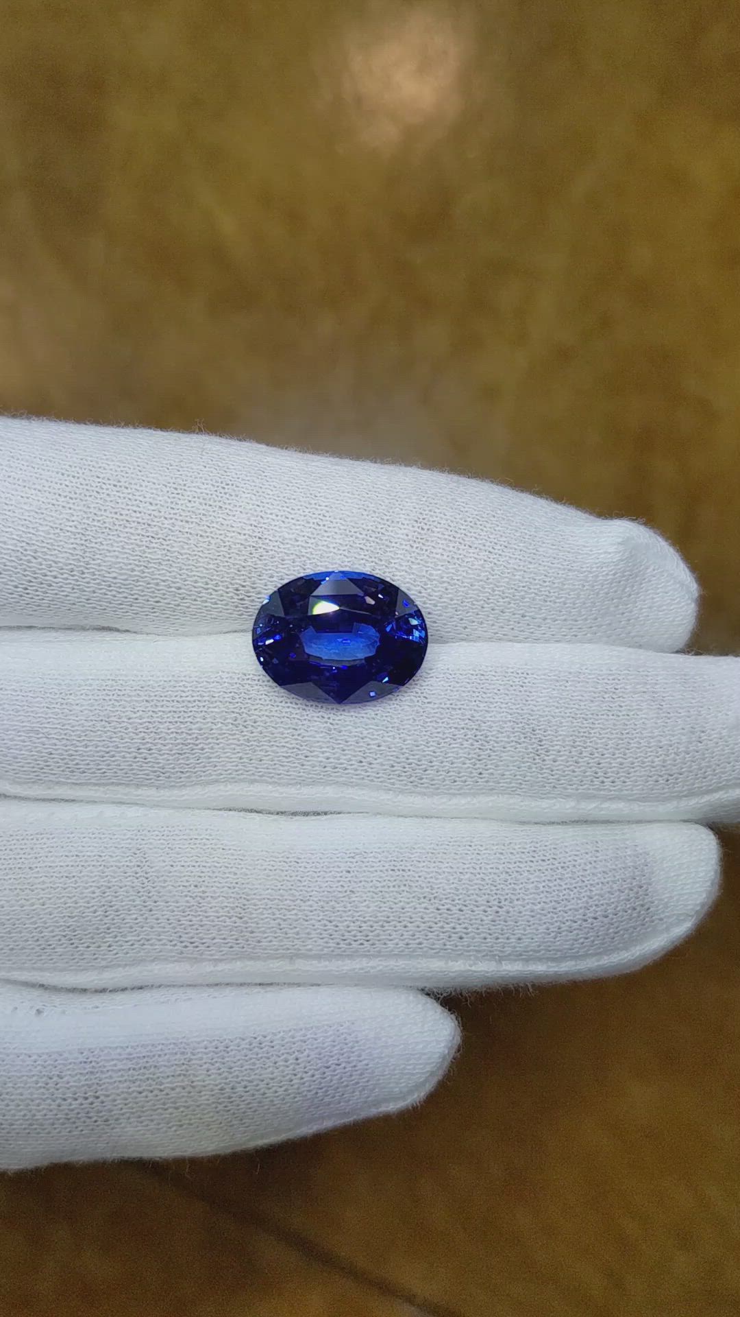 10.46 Ct. Blue Sapphire from Ceylon (Sri Lanka) Size Video