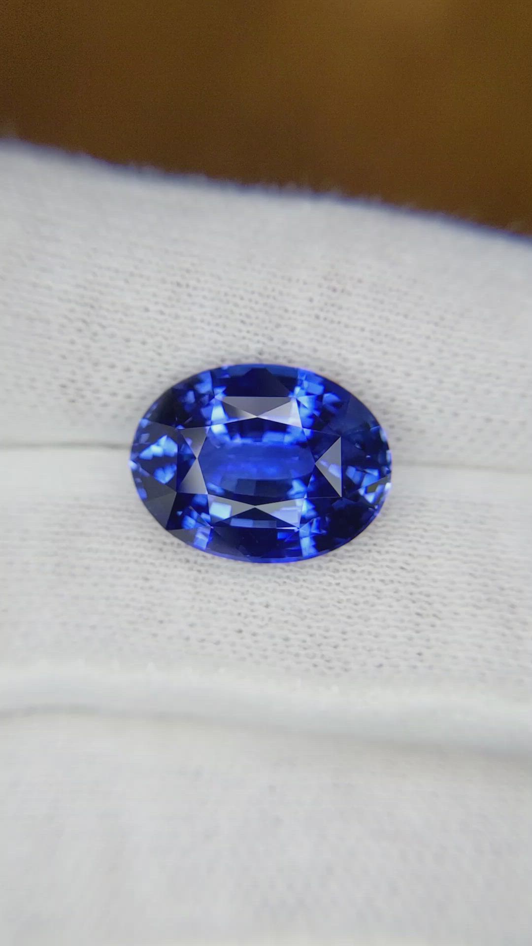 10.46 Ct. Blue Sapphire from Ceylon (Sri Lanka) Size Video