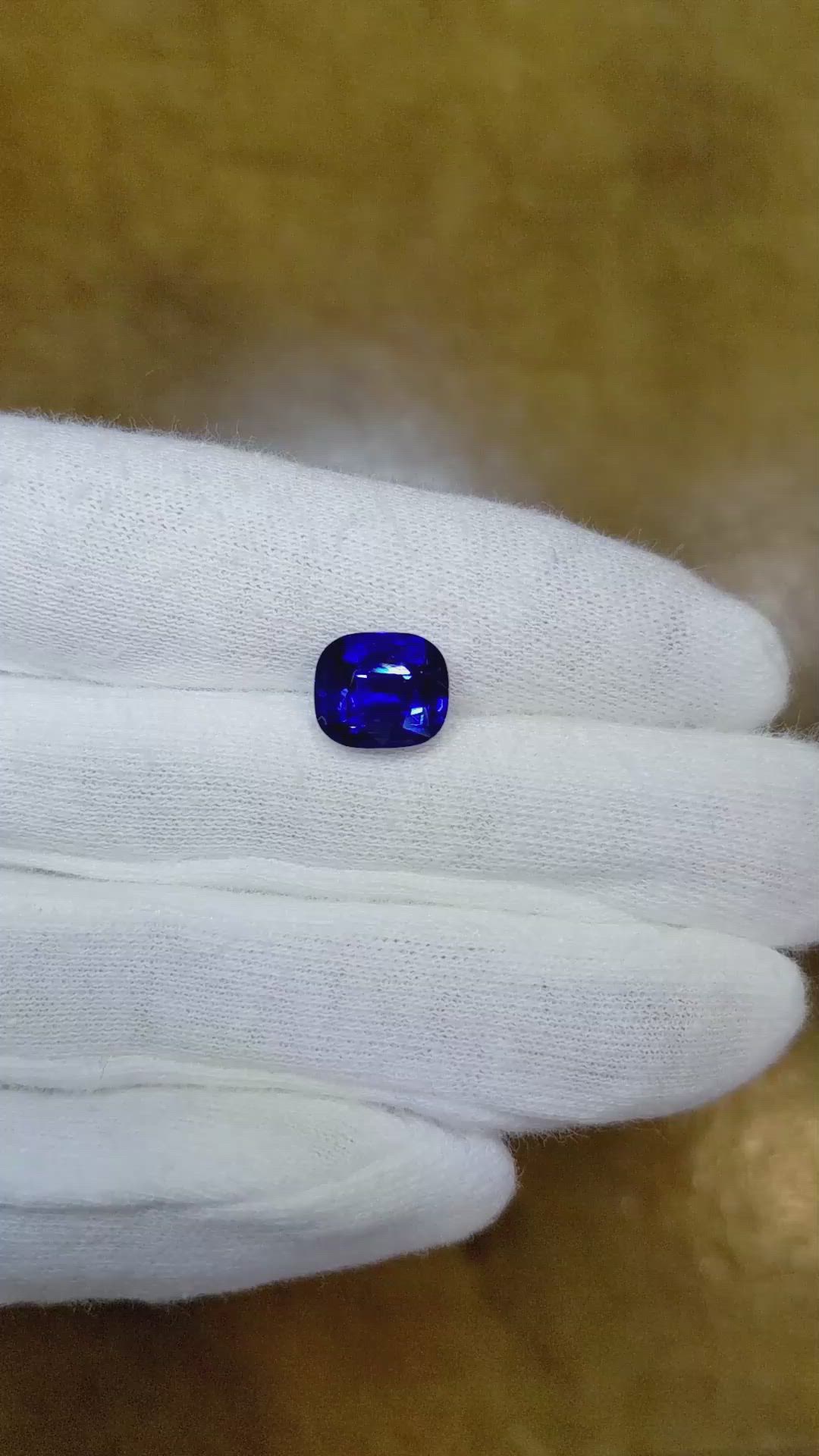 5.03 Ct. Blue Sapphire from Ceylon (Sri Lanka) Size Video