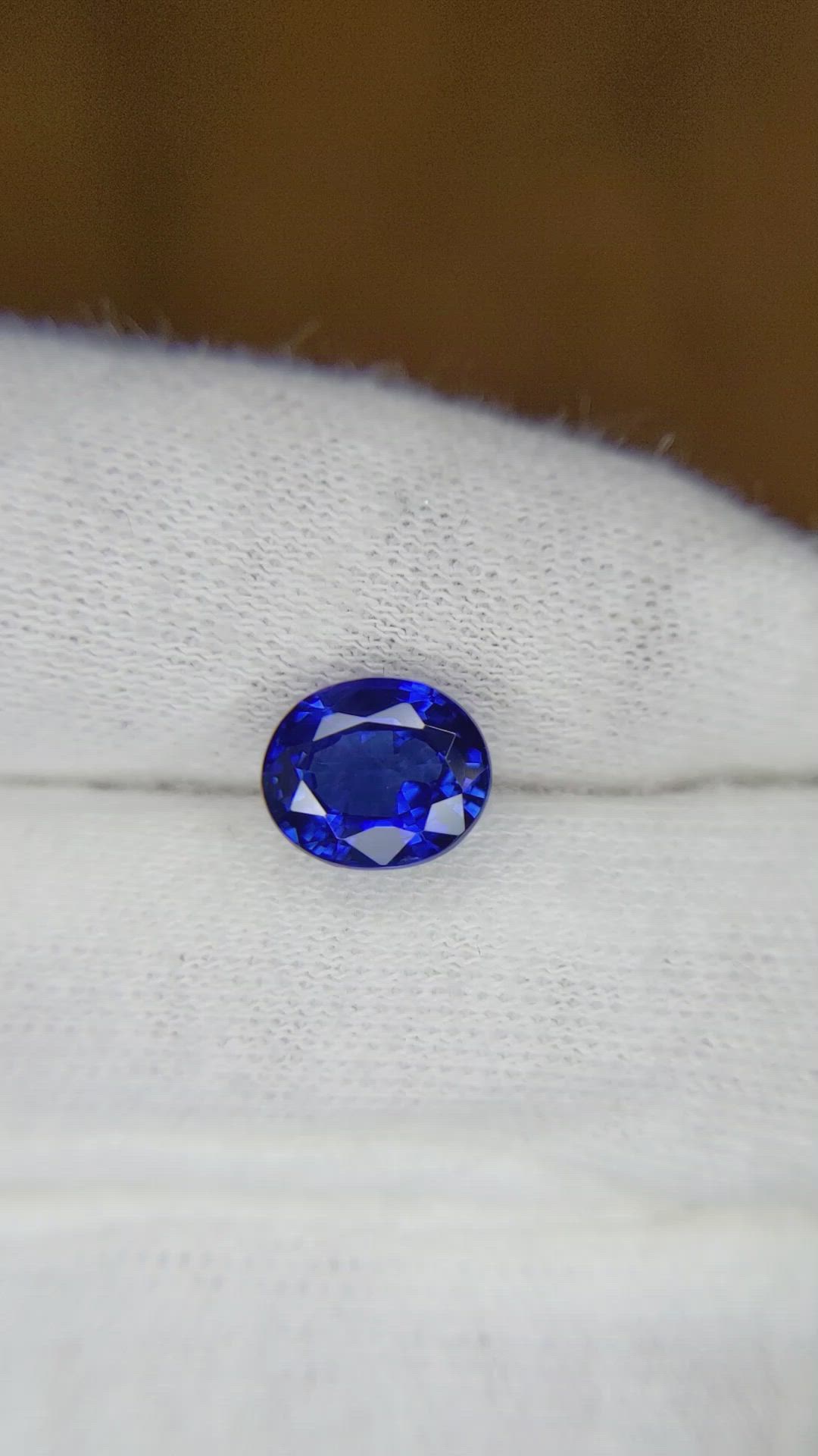 3.04 Ct. Blue Sapphire from Ceylon (Sri Lanka) Size Video