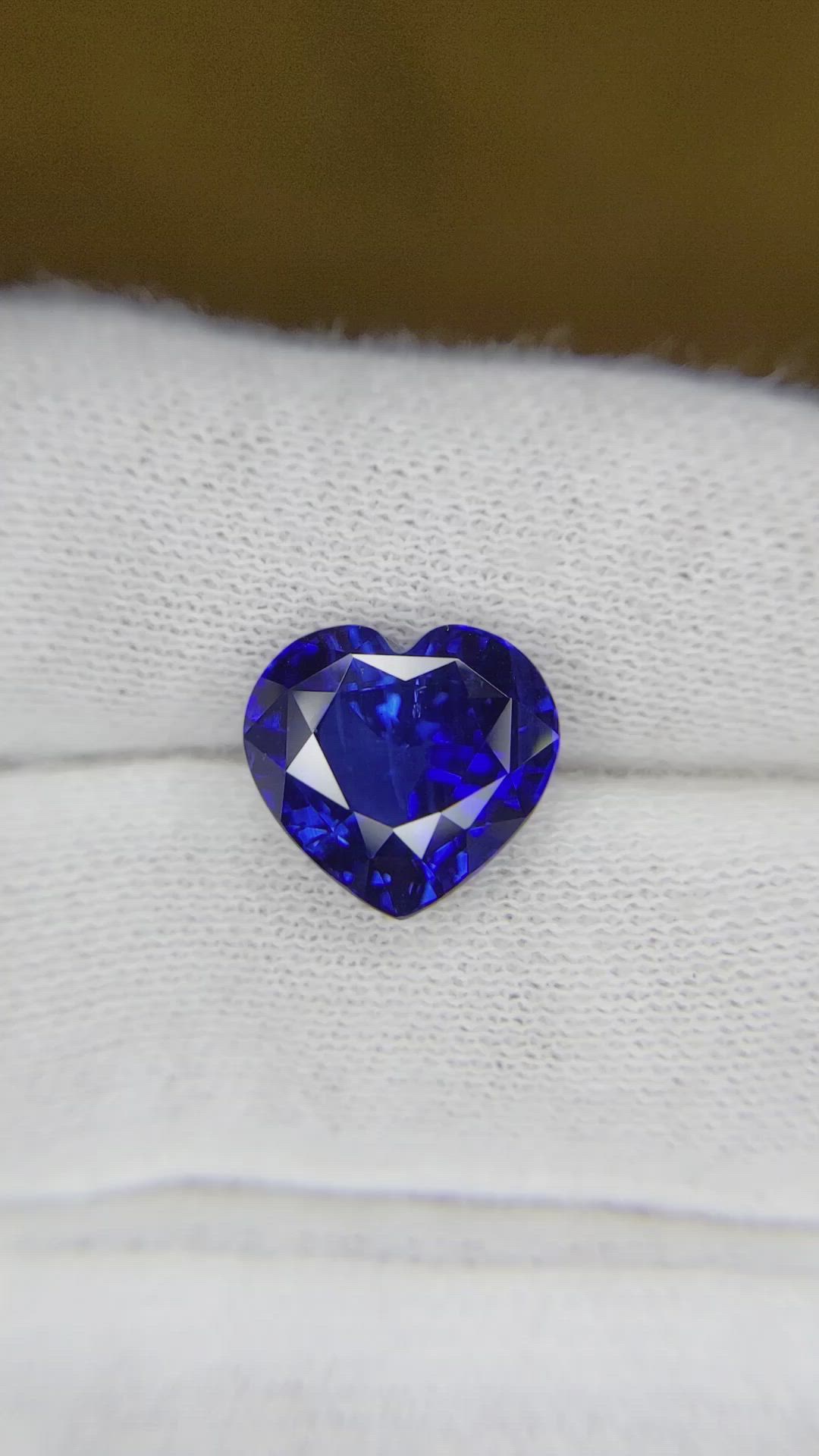6.00 Ct. Blue Sapphire from Ceylon (Sri Lanka) Size Video