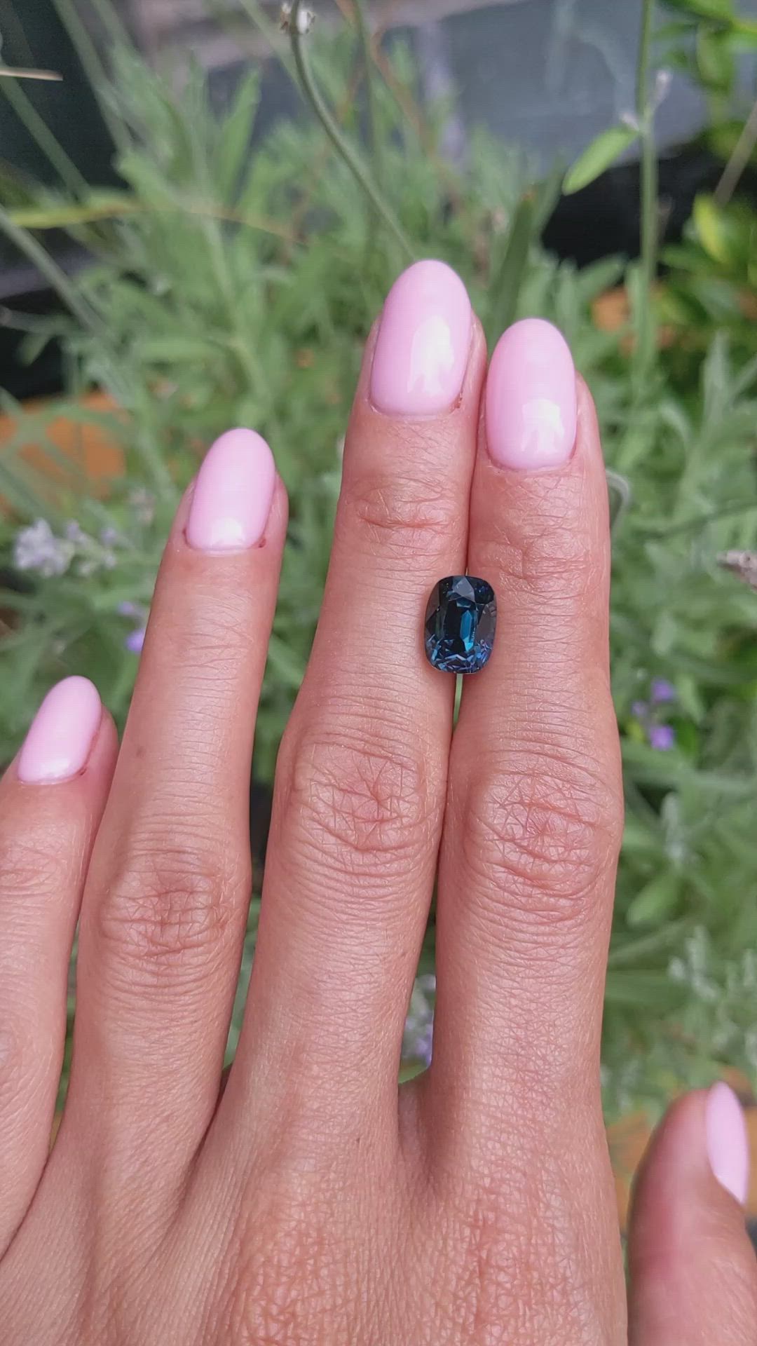 4.05 Ct. Greenish Blue Sapphire from Ceylon (Sri Lanka) Size Video